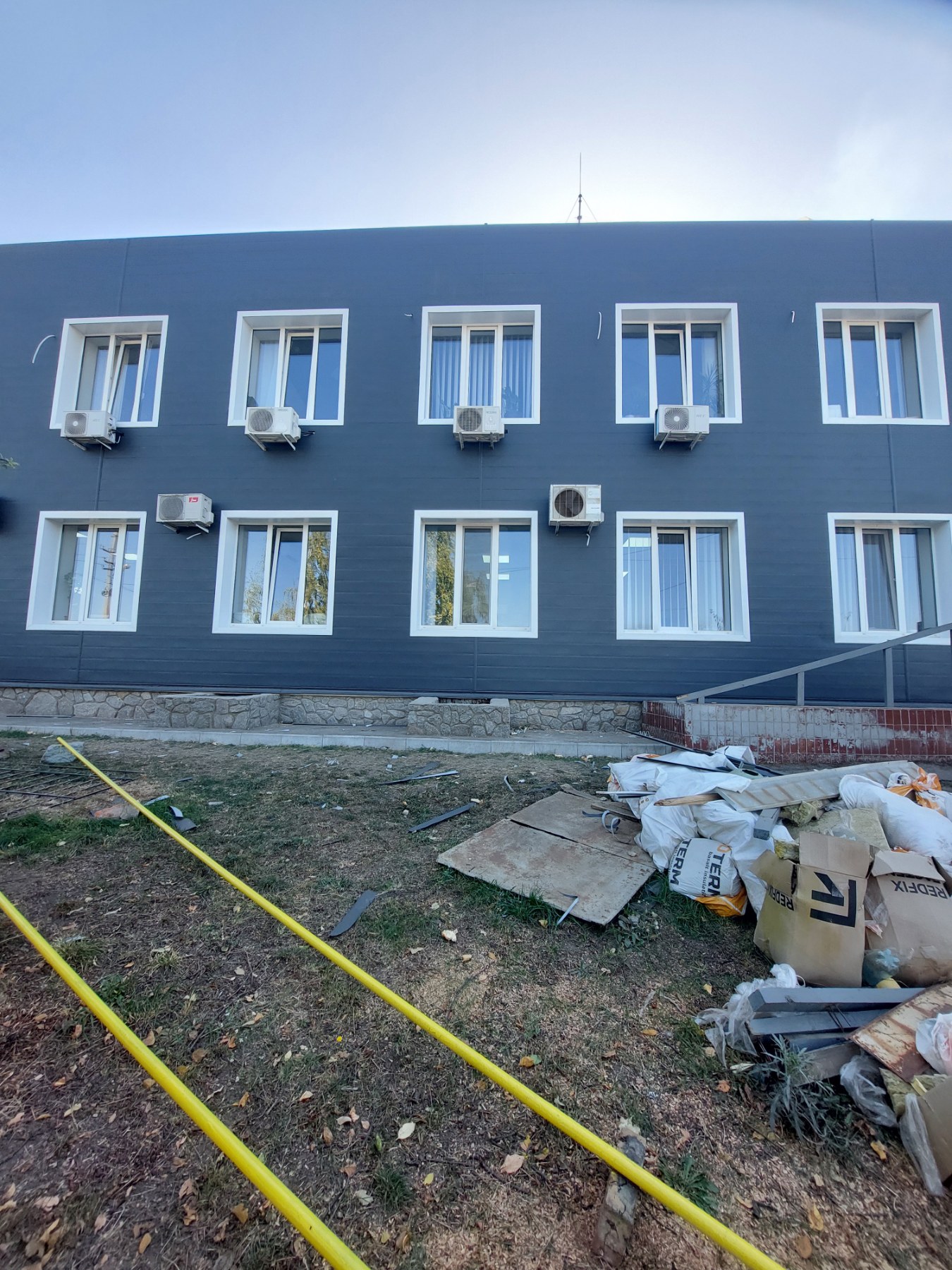 Фасад адміністративної будівлі
